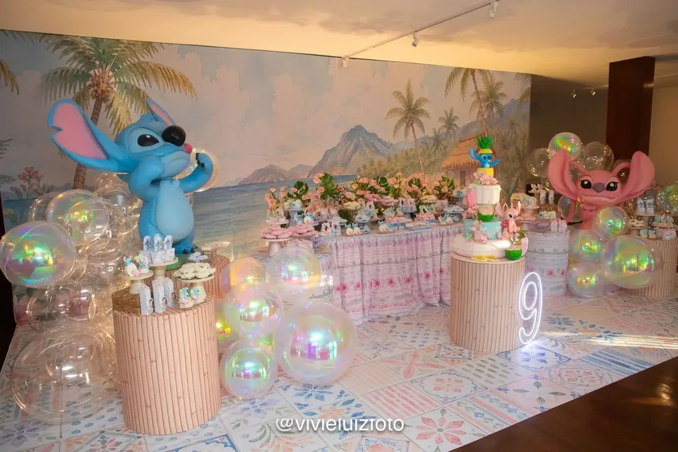 Showroom da Festas Criativas com cenários de festas infantis