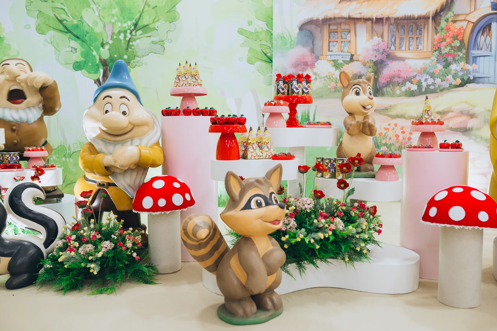 Peças de decoração infantil do acervo da Festas Criativas em Brasília DF
