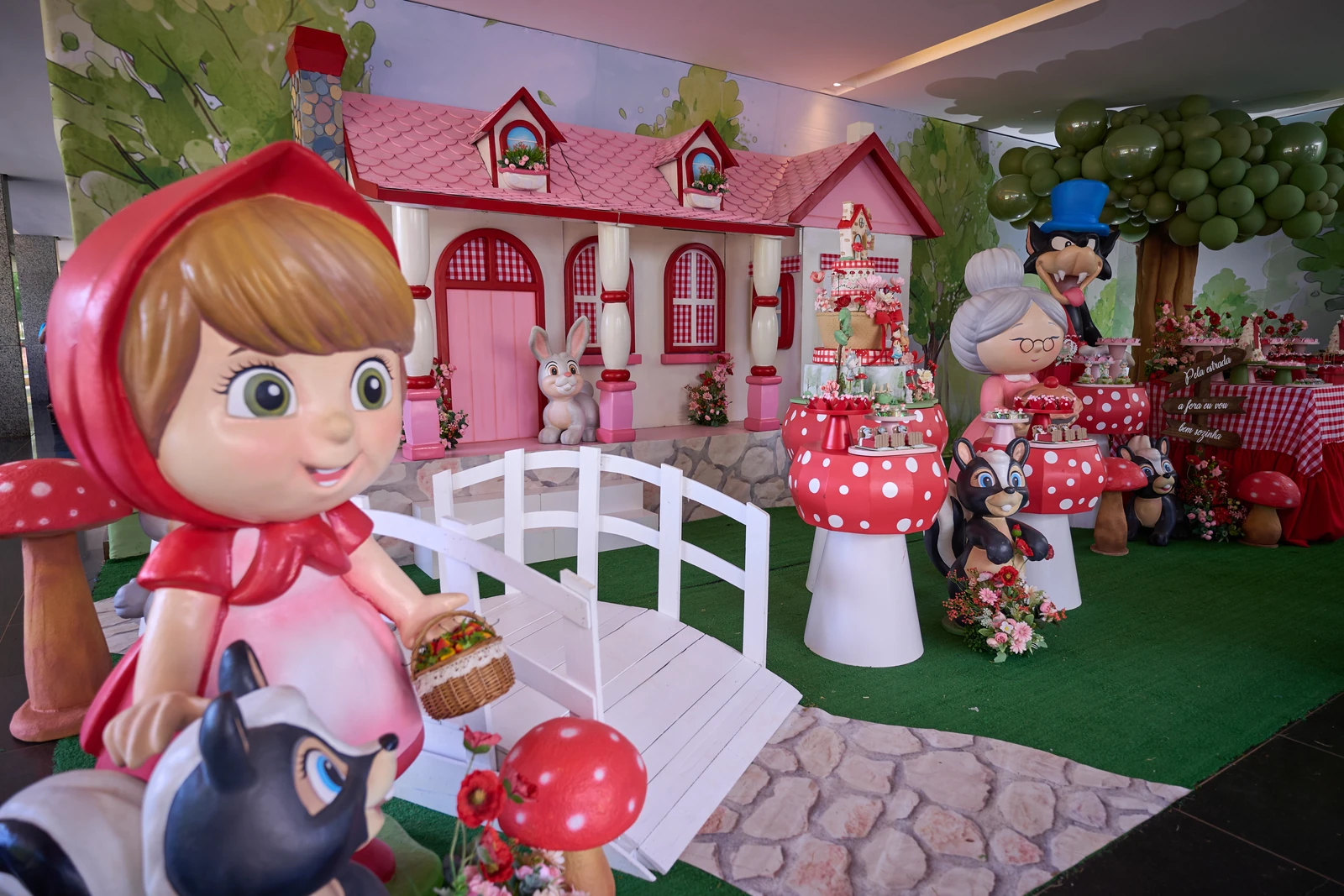 Cenografia completa para festa infantil em Brasília