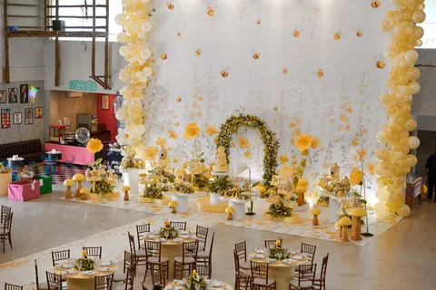 Decoração de festa infantil Abelhinha em Brasília DF — montagem real, foto 8