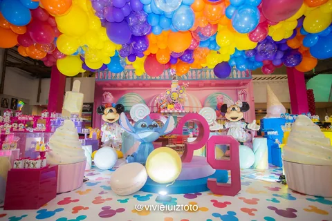 Decoração de festa infantil Disney Celebration em Brasília DF — montagem real, foto 2