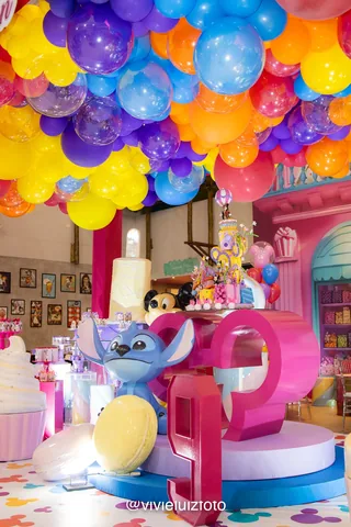Decoração de festa infantil Disney Celebration em Brasília DF — montagem real, foto 5