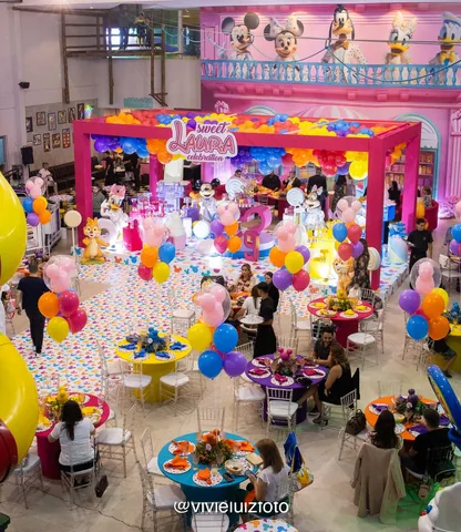 Decoração de festa infantil Disney Celebration em Brasília DF — montagem real, foto 10