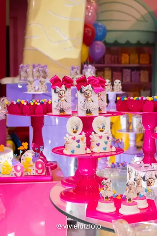 Decoração de festa infantil Disney Celebration em Brasília DF — montagem real, foto 19