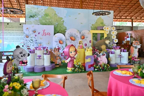 Decoração de festa infantil Masha e o Urso em Brasília DF — montagem real, foto 3